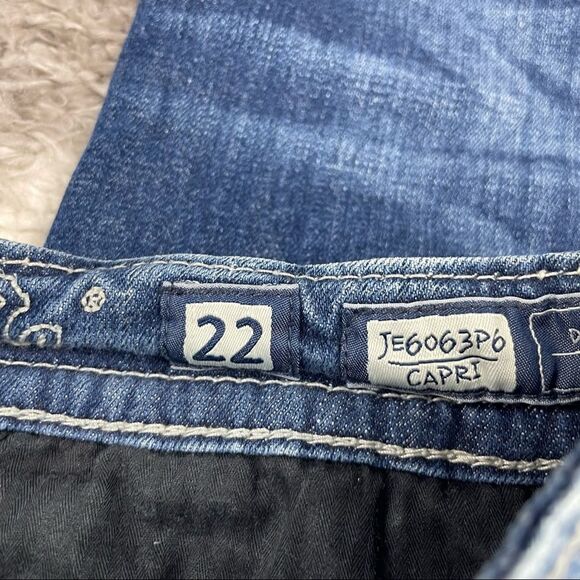 Womens Miss Me Capri  - Picture 3 of 5